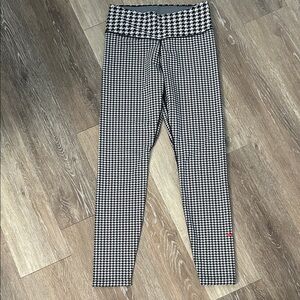 NIKE Black & White Houndstooth Kids Leggings